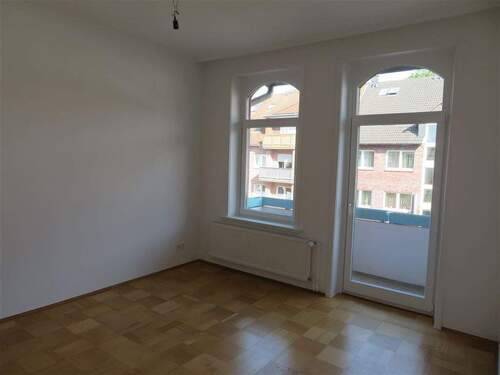 Zimmer 1 mit Balkon - Etagenwohnung mit 69,00 m&sup2; in Hannover zur Miete