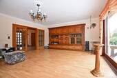 Wohnzimmer - 6 Zimmer Einfamilienhaus zum Kaufen in Hemdingen