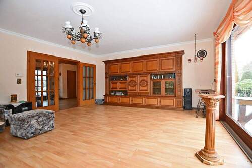 Wohnzimmer - 6 Zimmer Einfamilienhaus zum Kaufen in Hemdingen