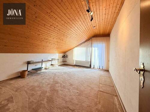 Zimmer 1 Dachgeschoss - 