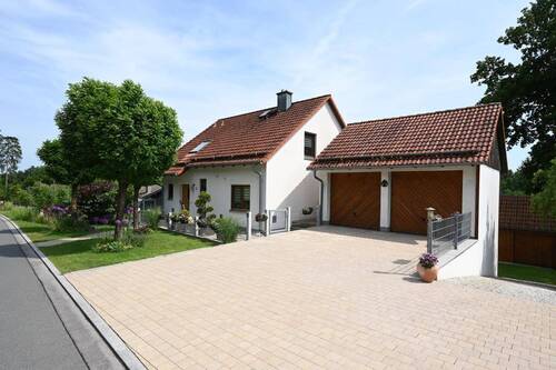 Architektur & Qualität überzeugen - Einfamilienhaus mit 140,00 m&sup2; in Deining zum Kaufen