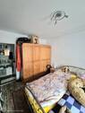 Schlafzimmer, Blick zum Bad - 