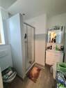 Bad mit Dusche - 