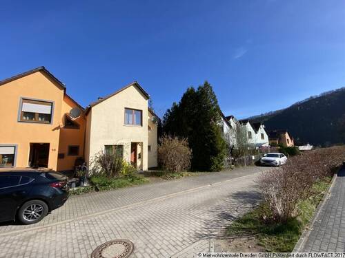 Straßenansicht - Reihenendhaus in Schlottwitz - 4 Zimmer Reihenendhaus zur Miete in Glashütte OT Schlottwitz