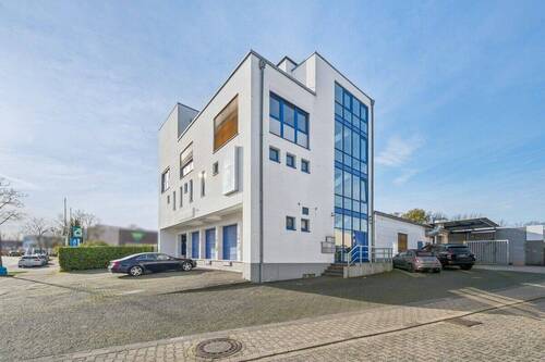 Grundstücks- und Hausansicht - 