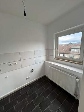 Küche - KR an CS am 26.03 MV zum 16.04 Buchen Sie jetzt einen Besichtigungstermin!