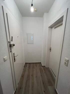 Flur - 2 Zimmer Etagenwohnung zur Miete in Wuppertal