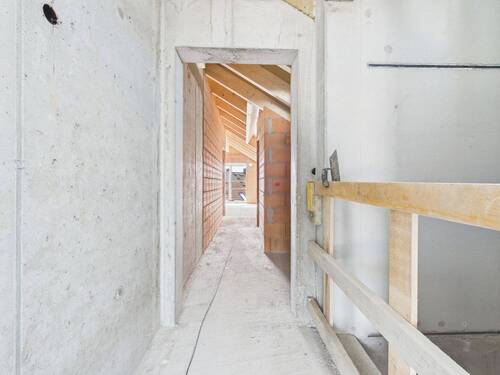 Aufzug und Wohnungseingang - 2 Zimmer Etagenwohnung zum Kaufen in Ingolstadt