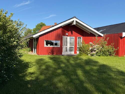 Außenansicht - Liebevoll eingerichtetes Ferienhaus mit Sauna, Garten und Blick ins Grüne