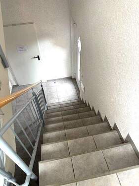 Hausflur Teilansicht - 4 Zimmer Etagenwohnung zum Kaufen in Northeim