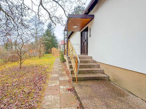 Treppe - 3 Zimmer Einfamilienhaus in Berlin