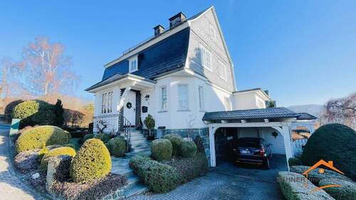 Ansicht von Südwest - Olsberg: Charmantes, großzügiges Ein- bis Zweifamilienhaus