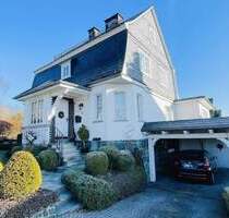 Olsberg: Charmantes, großzügiges Ein- bis Zweifamilienhaus