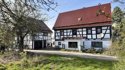 Außenansicht Wohnhaus und Scheune - Fachwerkidyll mit Garten, Wald & Weide