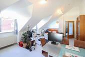 Wohnzimmer(1) - 2 Zimmer Etagenwohnung zum Kaufen in München