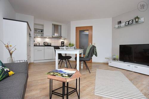 Bild1 - Sehr schöne, modern möblierte Wohnung mit Terrasse und TG in Leonberg