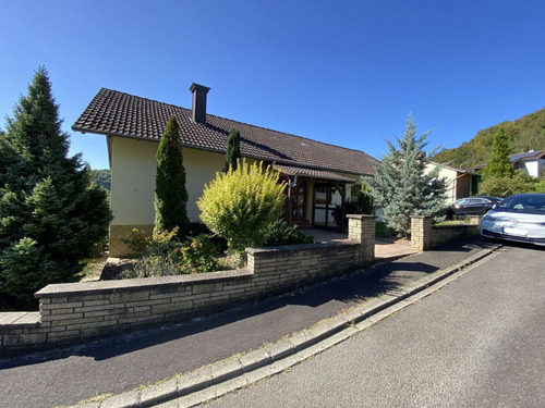 Frontansicht - 6 Zimmer Mehrfamilienhaus, Wohnhaus zum Kaufen in Simmertal