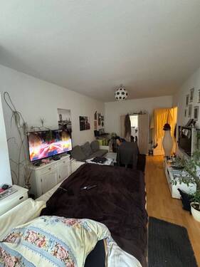 Wohnzimmer.jpg - 1- Raum Wohnung in Berlin-Lichtenberg: Vermietete 1-Zimmer-Wohnung mit Balkon