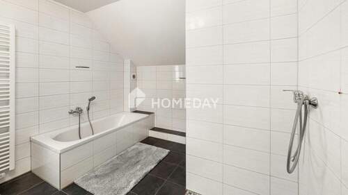 1. OG Badezimmer 1 - 