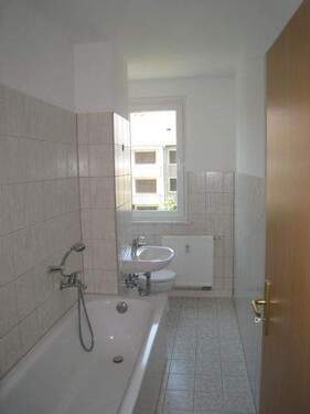 Bad mit Wanne - 
