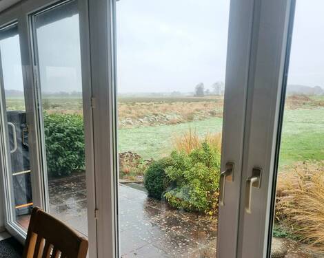 Blick vom Essbereich in die Ferne - 