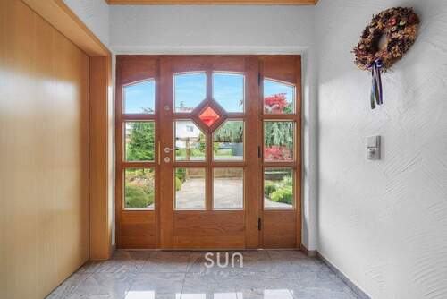 EINLADENDER EINGANG - 