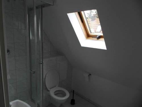 Dusch Bad - 1 Zimmer Mehrfamilienhaus, Wohnhaus zum Kaufen in Böblingen Dagersheim