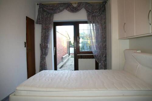 Schlafzimmer-001-1-EG - 