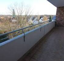 Großzügig und modernisiert mit traumhaften Balkon in beliebtem Dreieich-Götzenhain, TOP