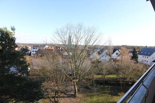 Blick vom Balkon.jpg - 3 Zimmer Etagenwohnung zum Kaufen in Dreieich