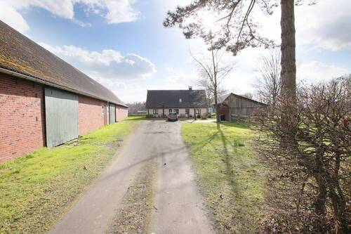 Einfahrt - 4 Zimmer Bauernhaus, Landhaus in Greven