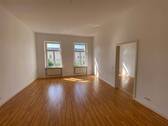 Blick ins Wohnzimmer - 4 Zimmer Etagenwohnung zur Miete in Leipzig