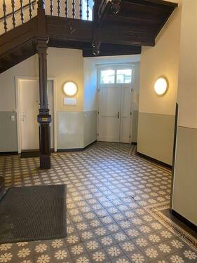 Treppenhaus Erdgeschoss- Zugang zum Hof - 4 Zimmer Etagenwohnung in Leipzig
