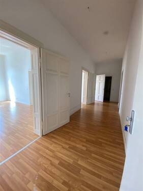 Flur - Etagenwohnung mit 107,80 m² in Leipzig zur Miete