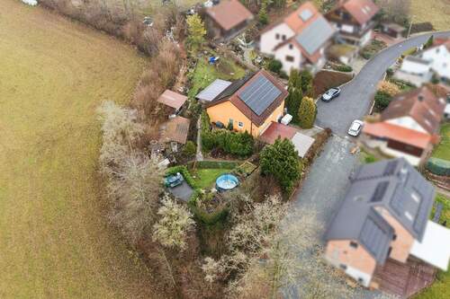 Luftaufnahme des Grundstücks - 