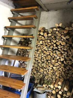 Keller mit Kellertreppe - 