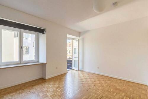 Schlafraum zum Innenhof mit Balkonzugang- - 