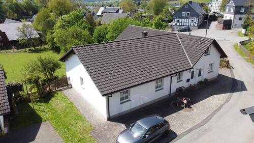 Außenansicht - 7 Zimmer Bungalow zum Kaufen in Bad Berleburg