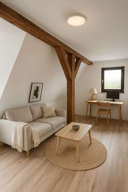 Wohnzimmer (Möbel visualisiert) - Sanierte 3-Zi.-Whg. mit Einbauküche und Balkon