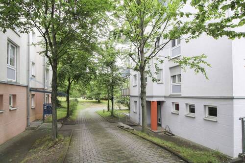 Einfahrt Carportstellplätze - 