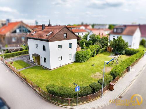 Außenansicht - 7 Zimmer Mehrfamilienhaus, Wohnhaus zum Kaufen in Regensburg