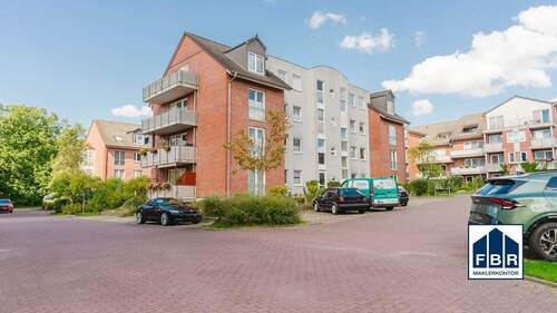 Parkplätze am Objekt - 2 Zimmer Etagenwohnung in Schwerin
