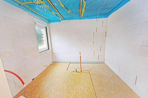 vorbereitetes Bad im OG - 