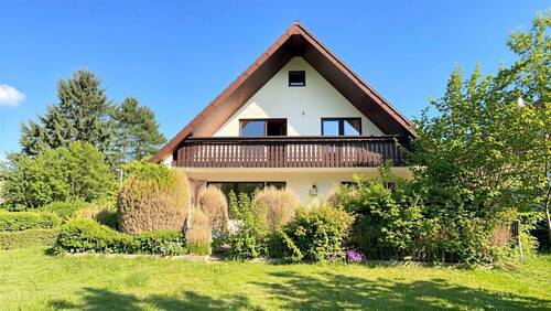 Außen Haus Hochwang - 6 Zimmer Mehrfamilienhaus, Wohnhaus zum Kaufen in Lenningen