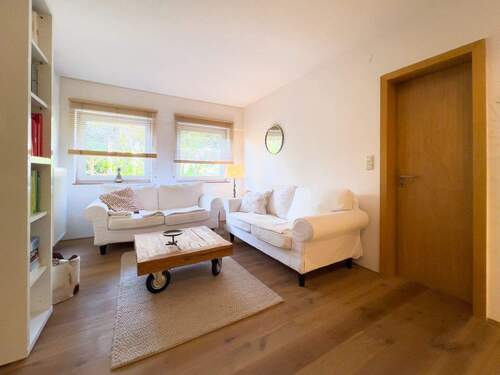 Apartment - 1 Zimmer Mehrfamilienhaus, Wohnhaus in Solingen