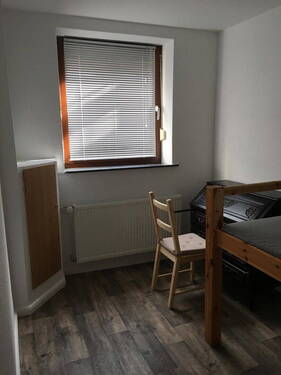 Souterrain - 7 Zimmer Mehrfamilienhaus, Wohnhaus zum Kaufen in Bremen