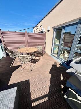 großzügige Dachterrasse - 