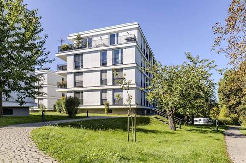 Außenansicht - Exklusive 4-Zimmer-Wohnung mit Loggia und Weitblick