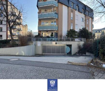 Einfahrt zur Tiefgarage - 