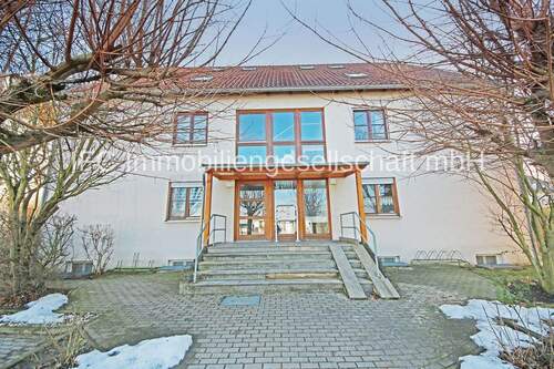 Hausansicht / Hauseingang - 3 Zimmer Etagenwohnung in Bitterfeld-Wolfen